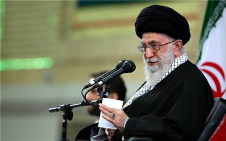 جنجال‌های روزمره انتخاباتی مسئولان را از پرداختن به اقتصاد غافل نکند